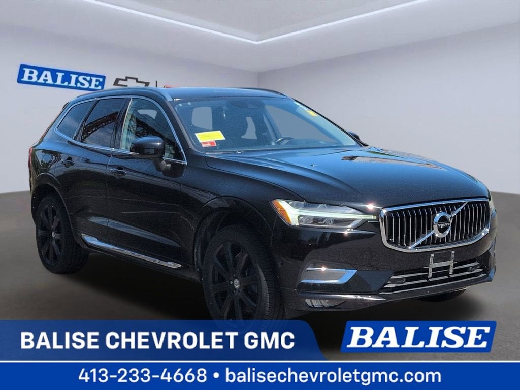 2018 Volvo XC60 T6 Inscription in Black — front three-quarter view